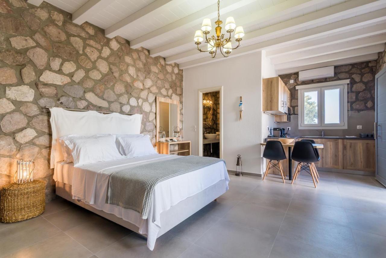 Kristen'S Studio & Apartments Adamantas  Екстериор снимка
