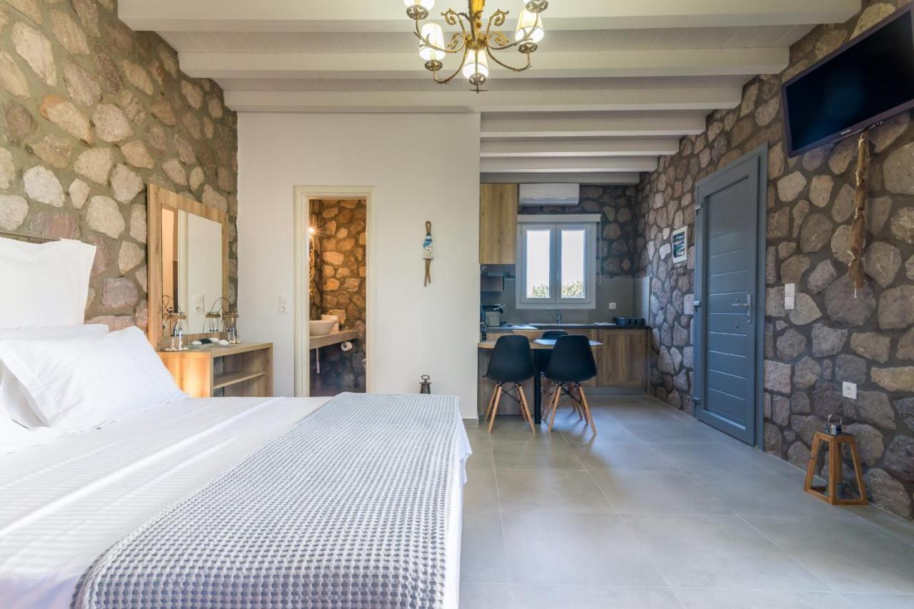 Kristen'S Studio & Apartments Adamantas  Екстериор снимка