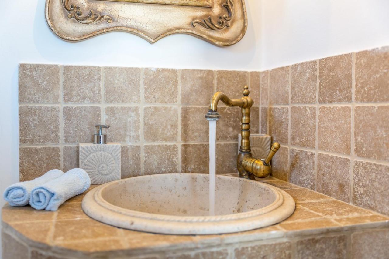 Kristen'S Studio & Apartments Adamantas  Екстериор снимка