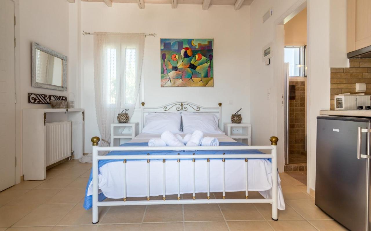 Kristen'S Studio & Apartments Adamantas  Екстериор снимка