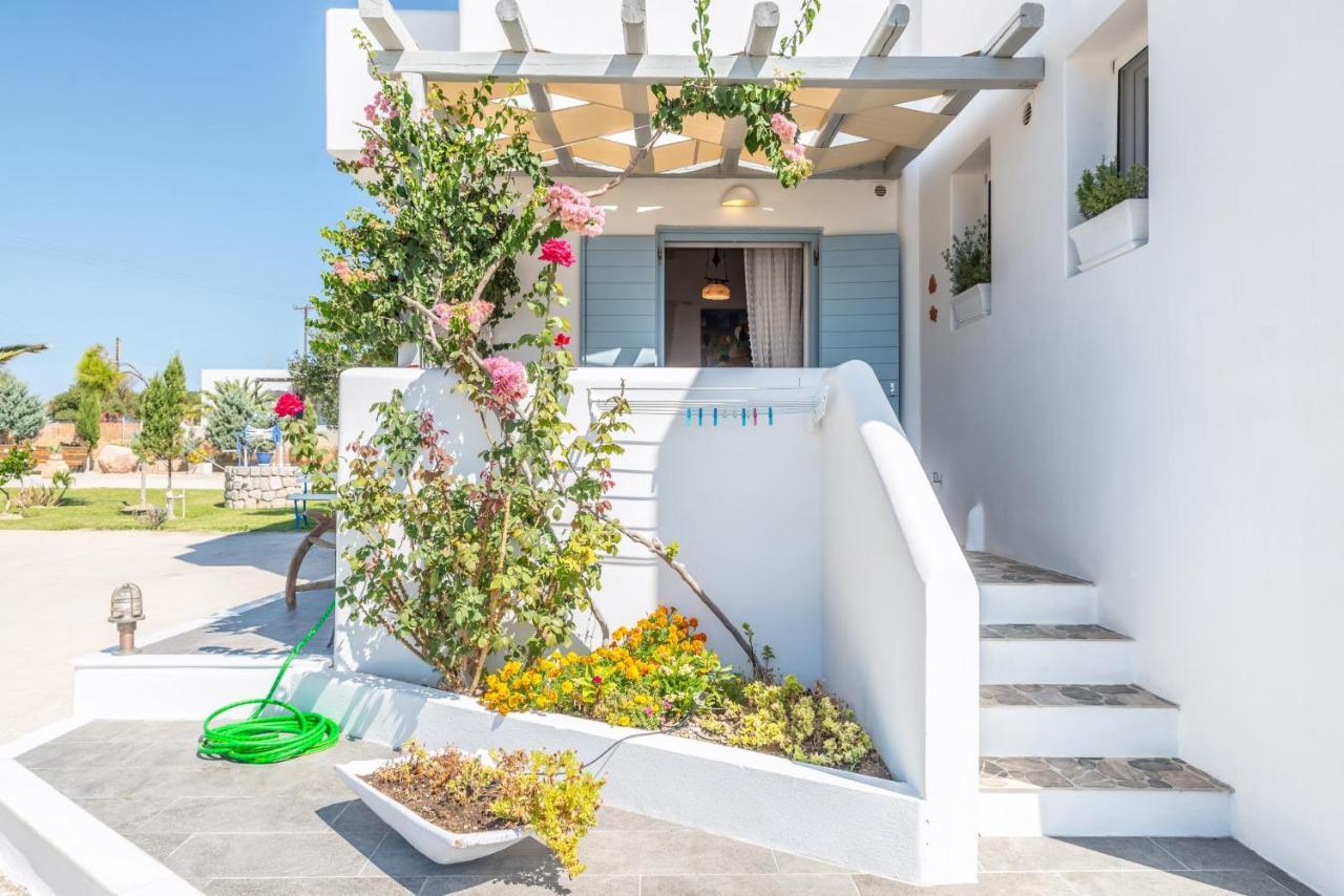 Kristen'S Studio & Apartments Adamantas  Екстериор снимка